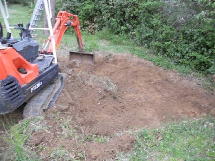 Décapage pour création d'un potager par le paysagiste de Fuveau.